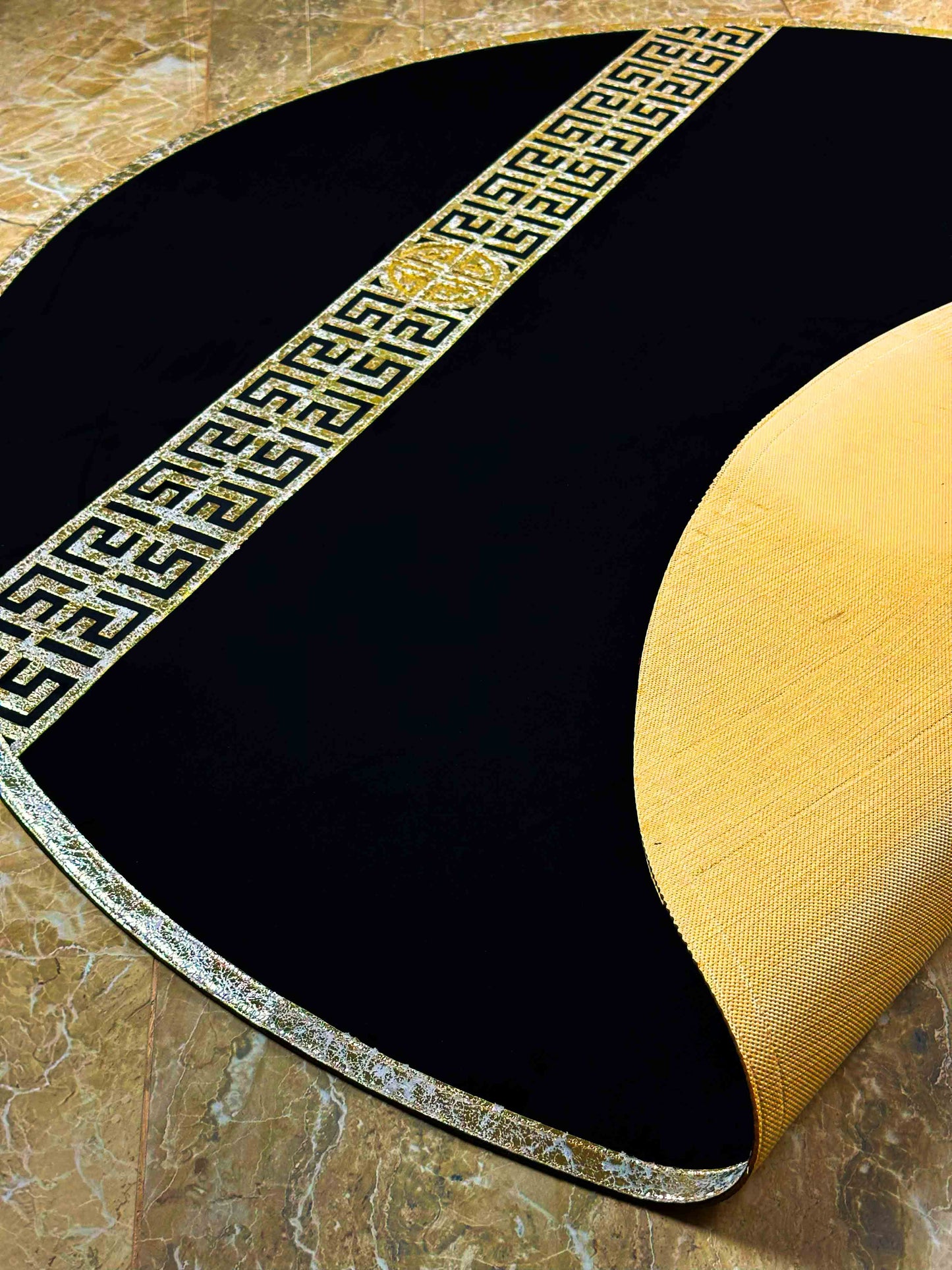 Hera Round Rug