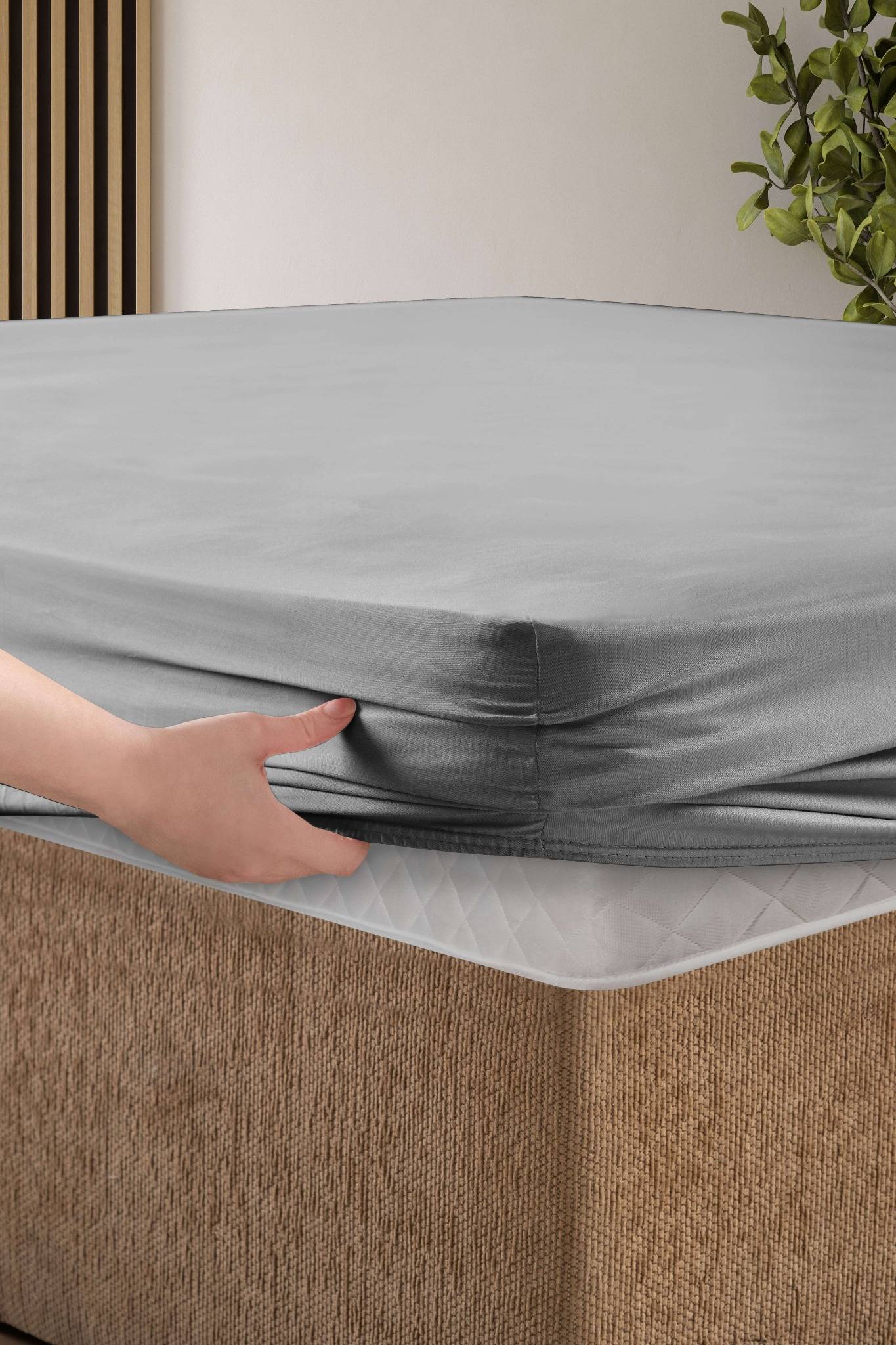 Gray Fitted Bed Sheet Set