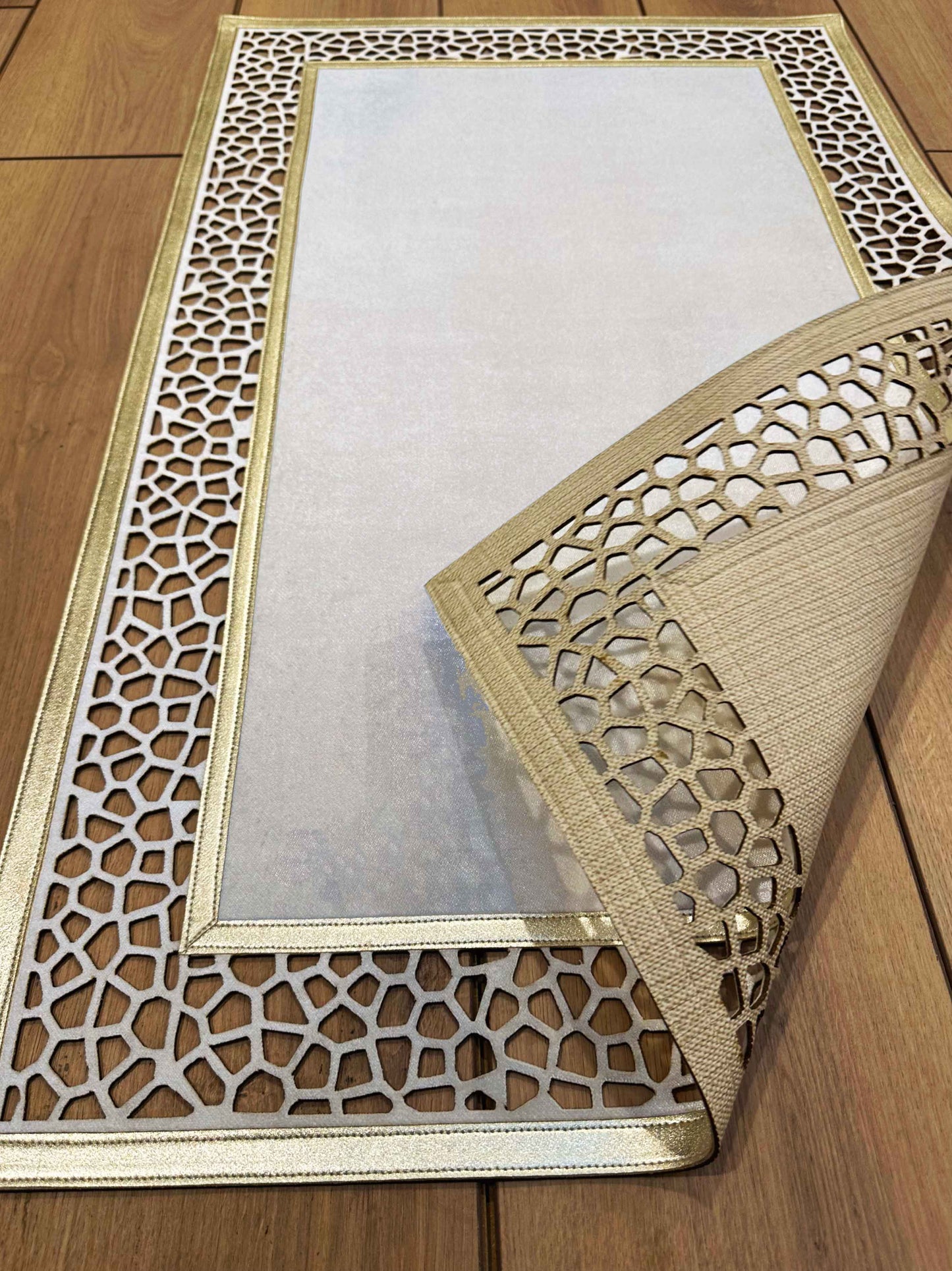 Esin Rug