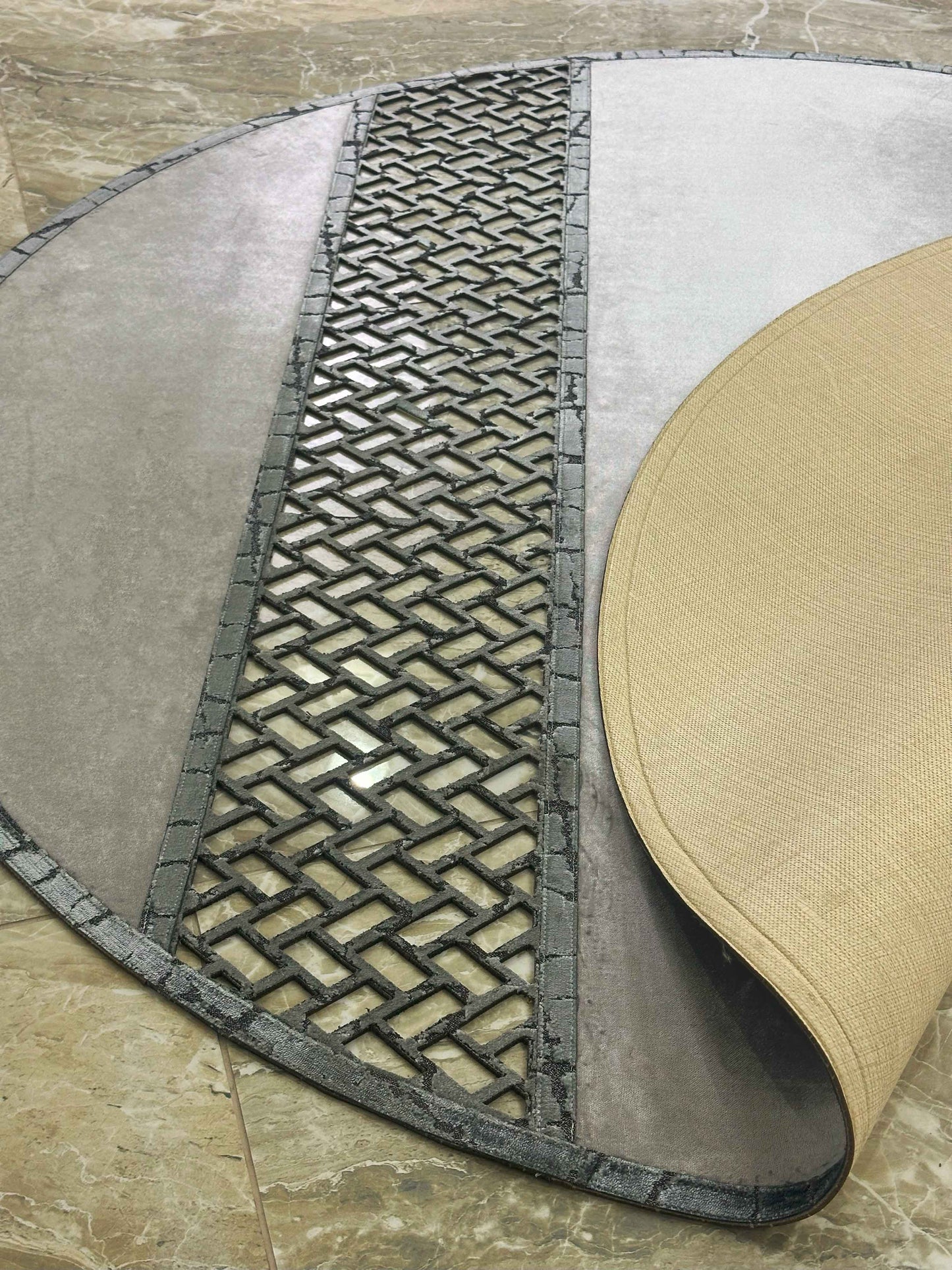 Tilbe Round Rug