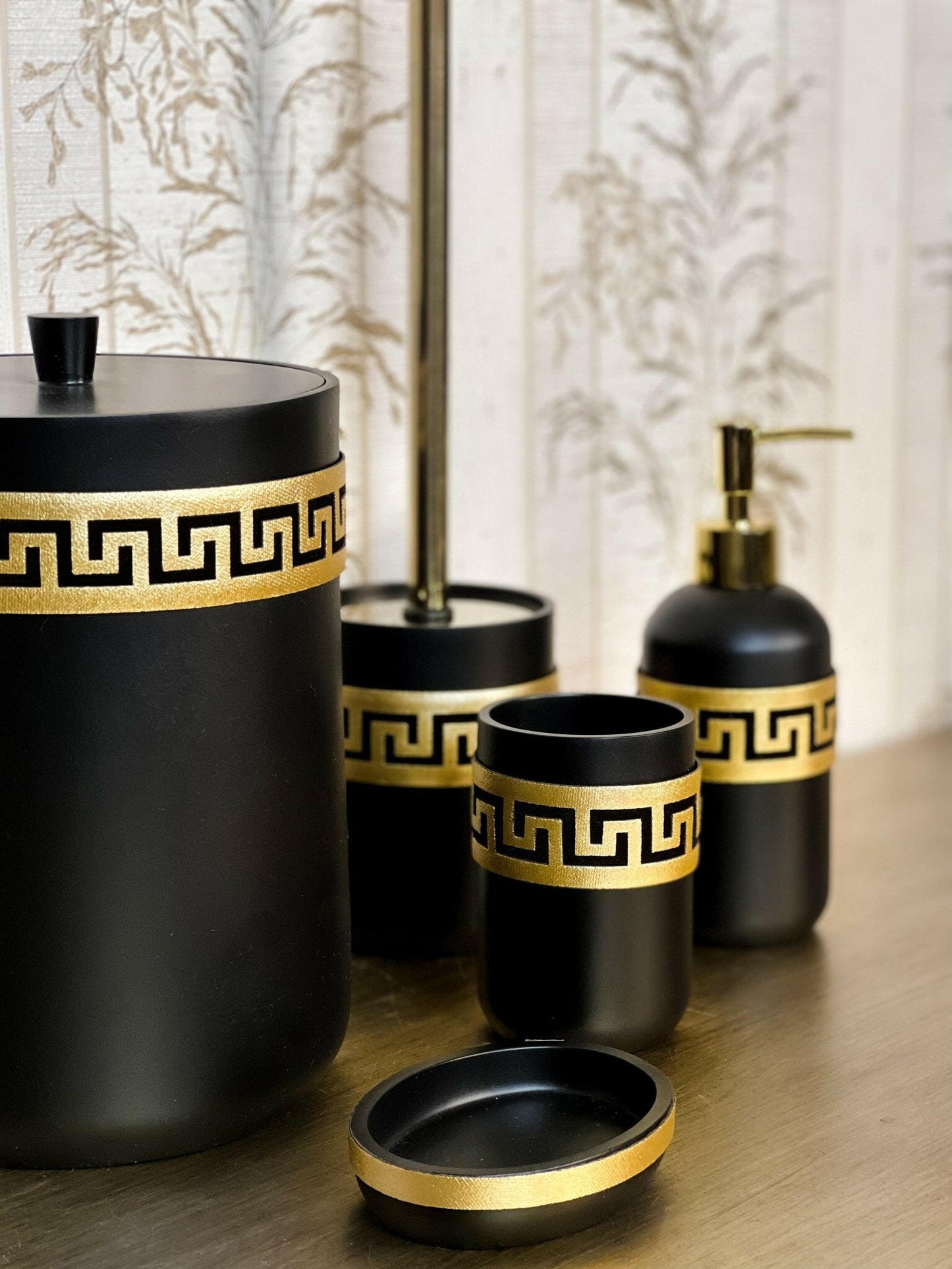 Anka Exclusive Bathroom Set