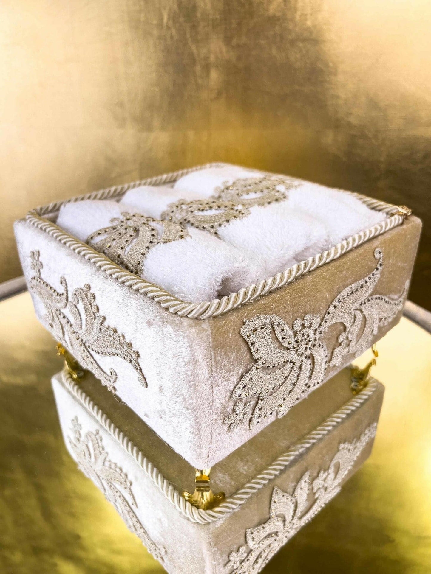 Ayla Gold Towel Box Set