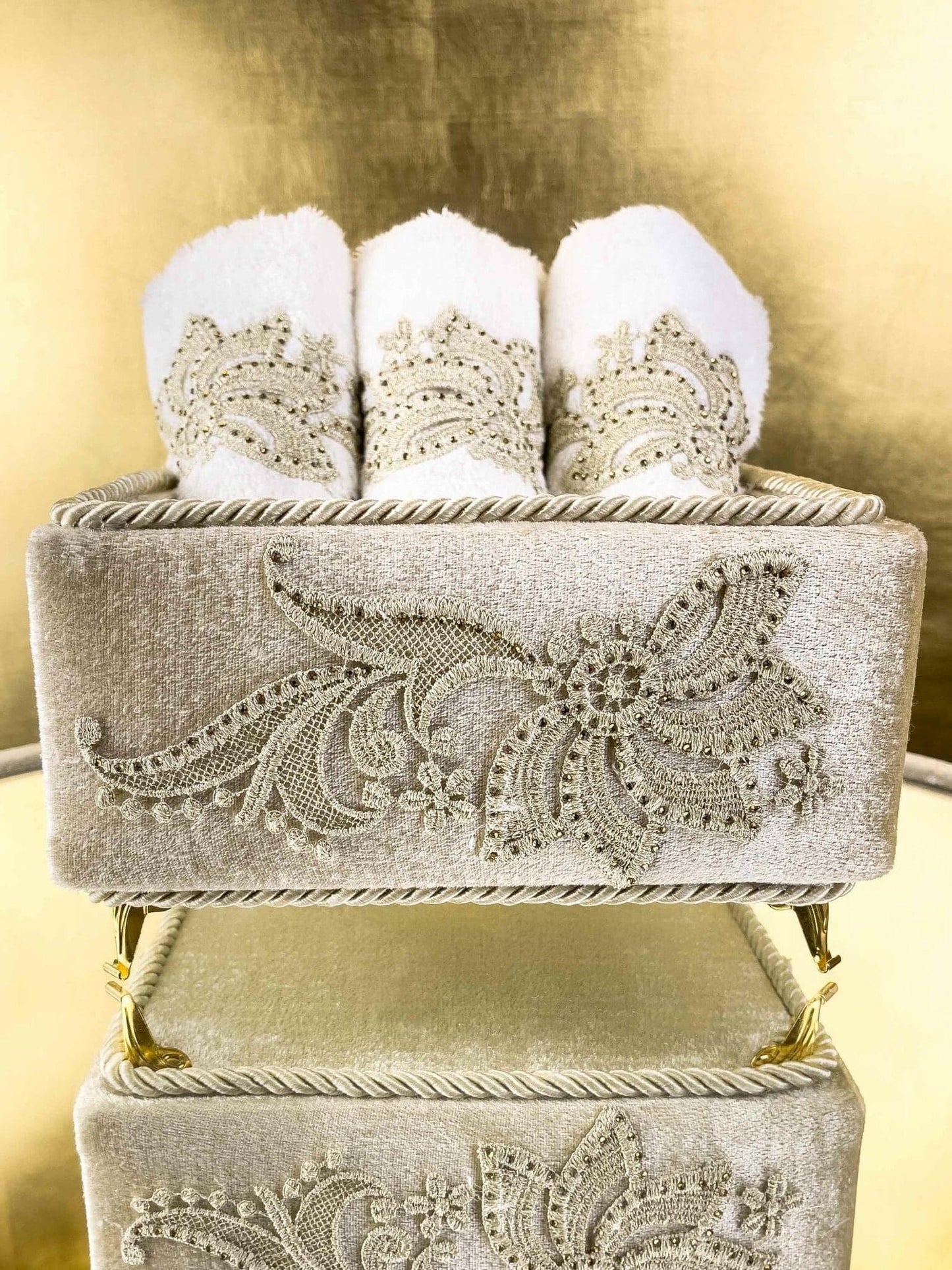 Ayla Gold Towel Box Set