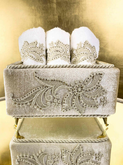 Ayla Gold Towel Box Set