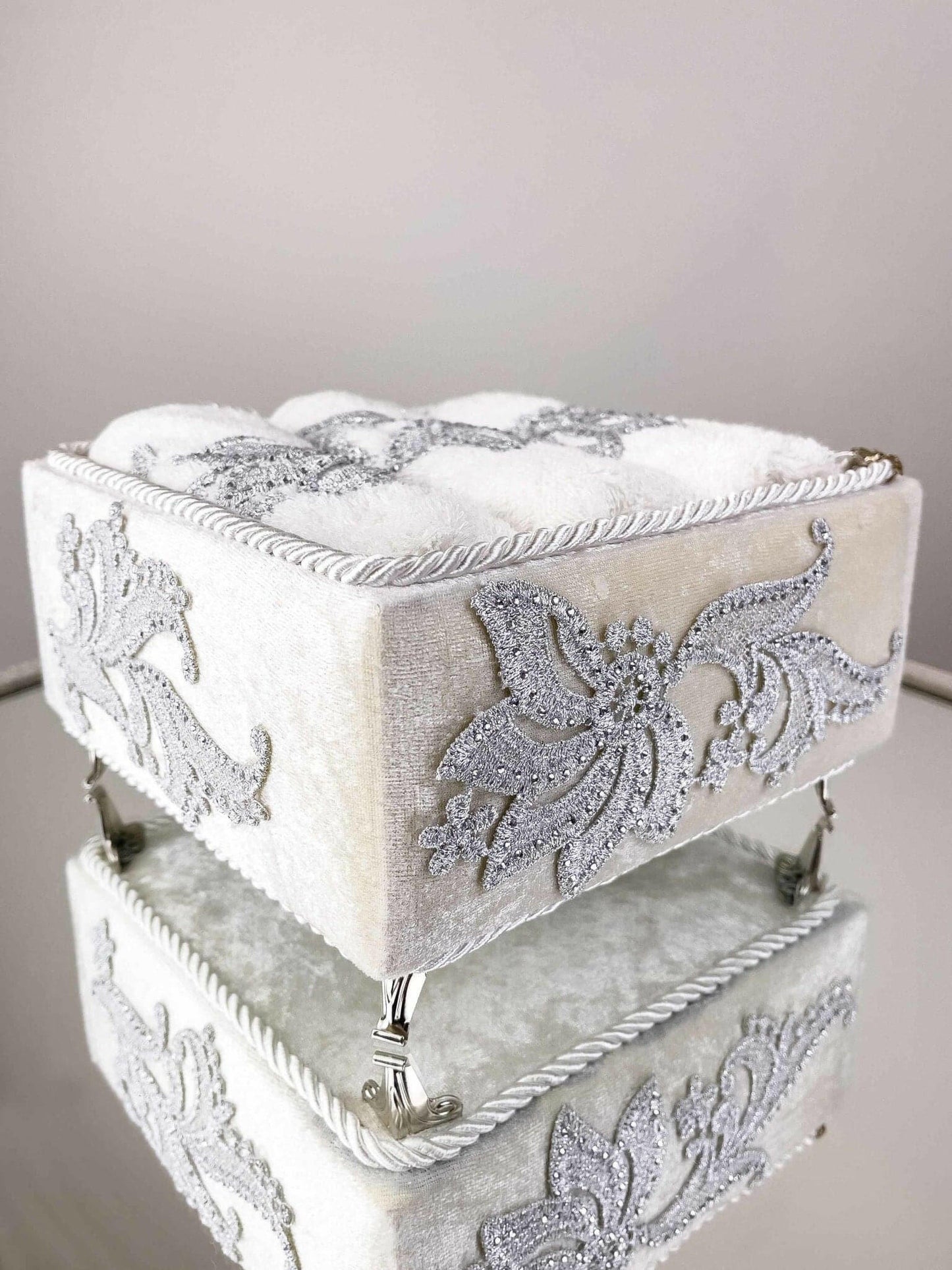Ayla Silver Towel Box Set