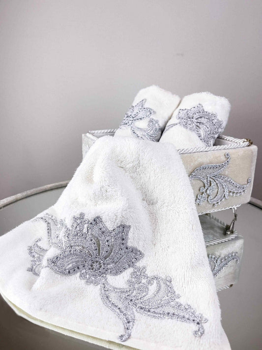 Ayla Silver Towel Box Set