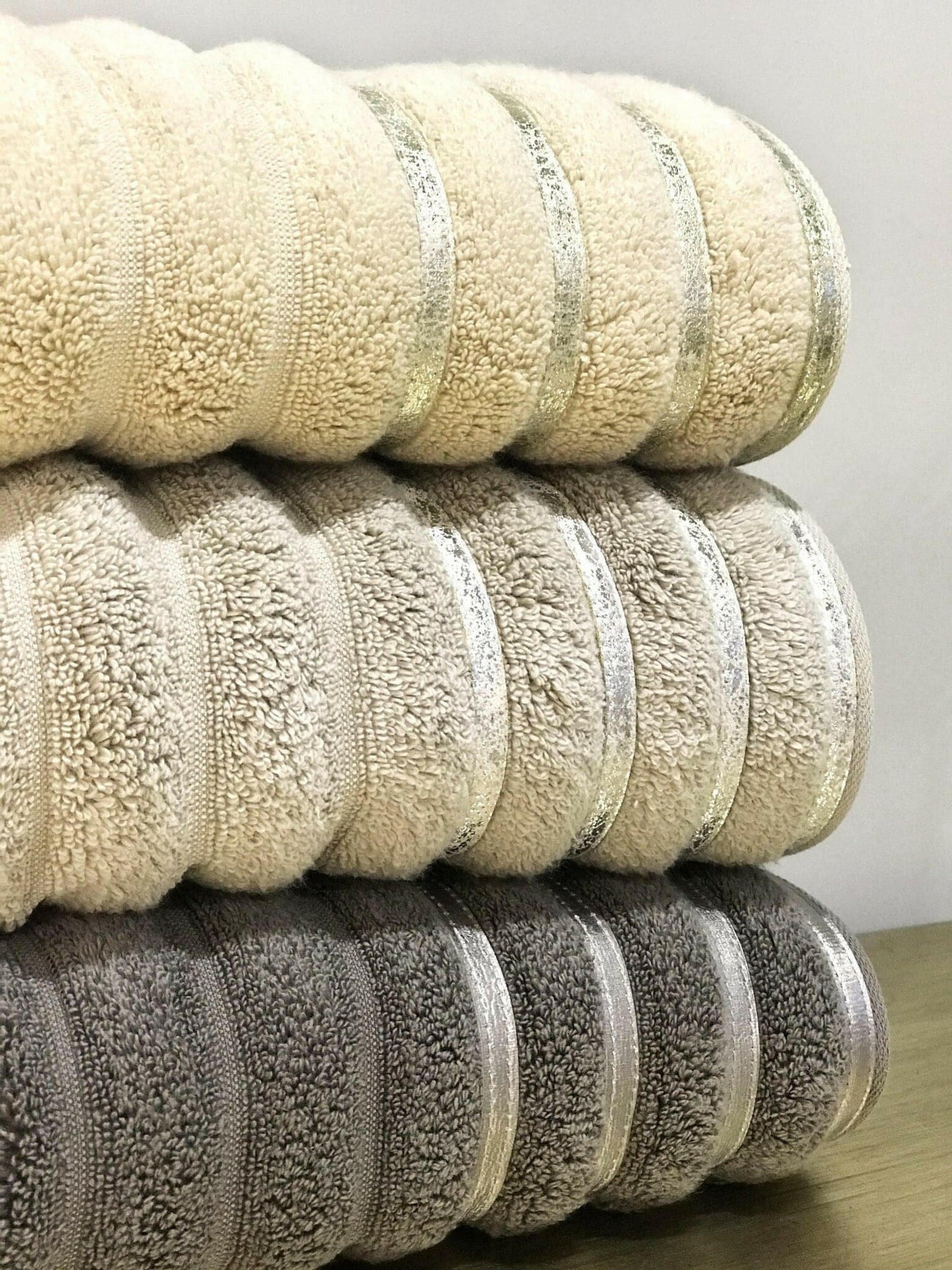 Bera Towel Set