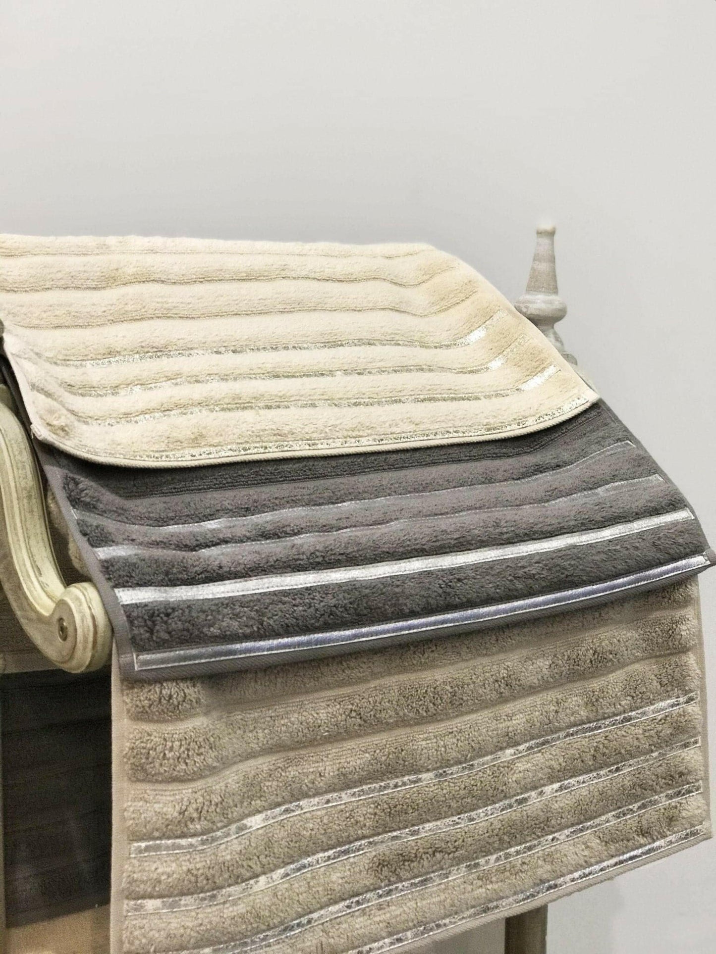 Bera Towel Set