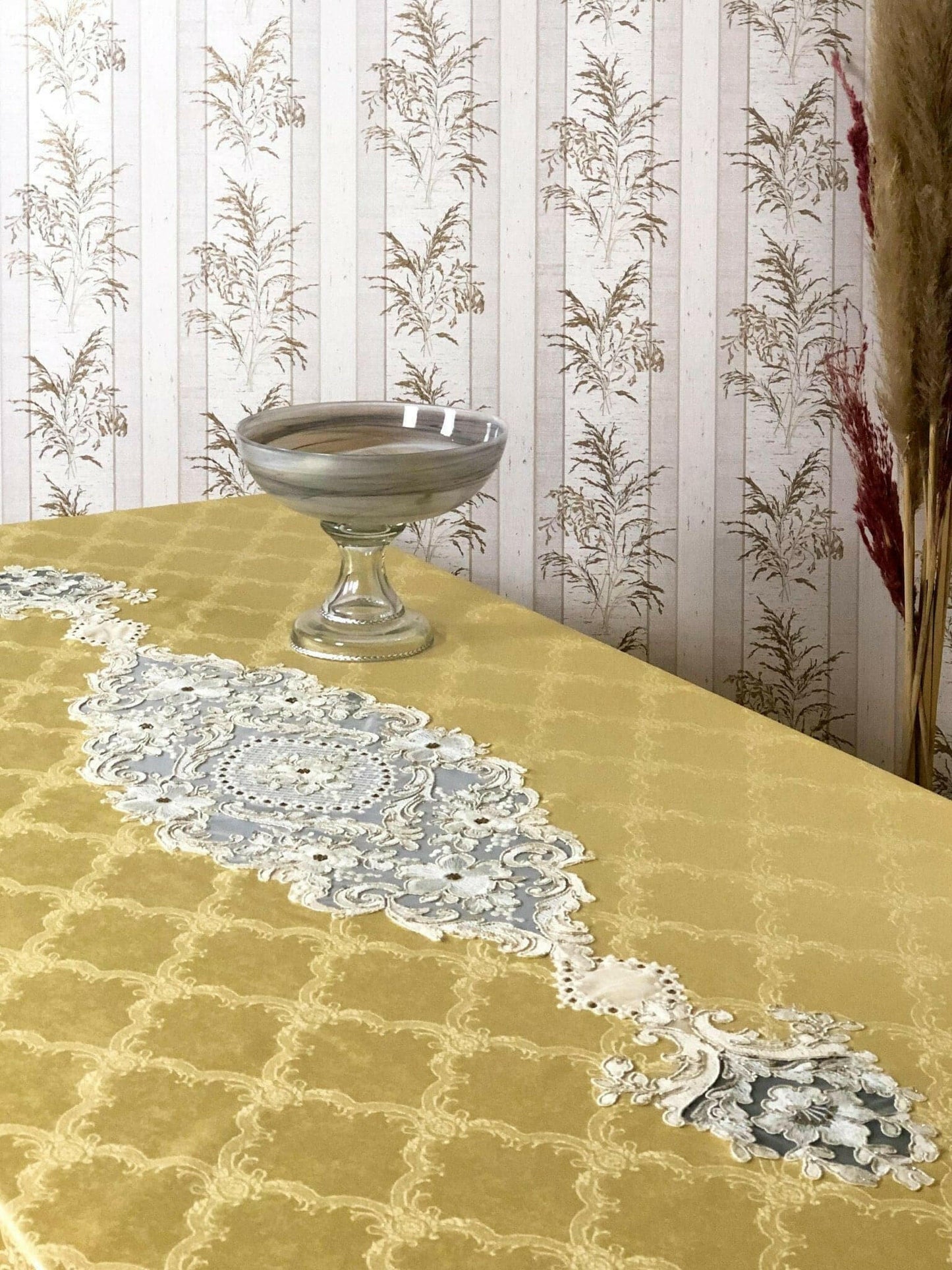 Demet Tablecloth Gold