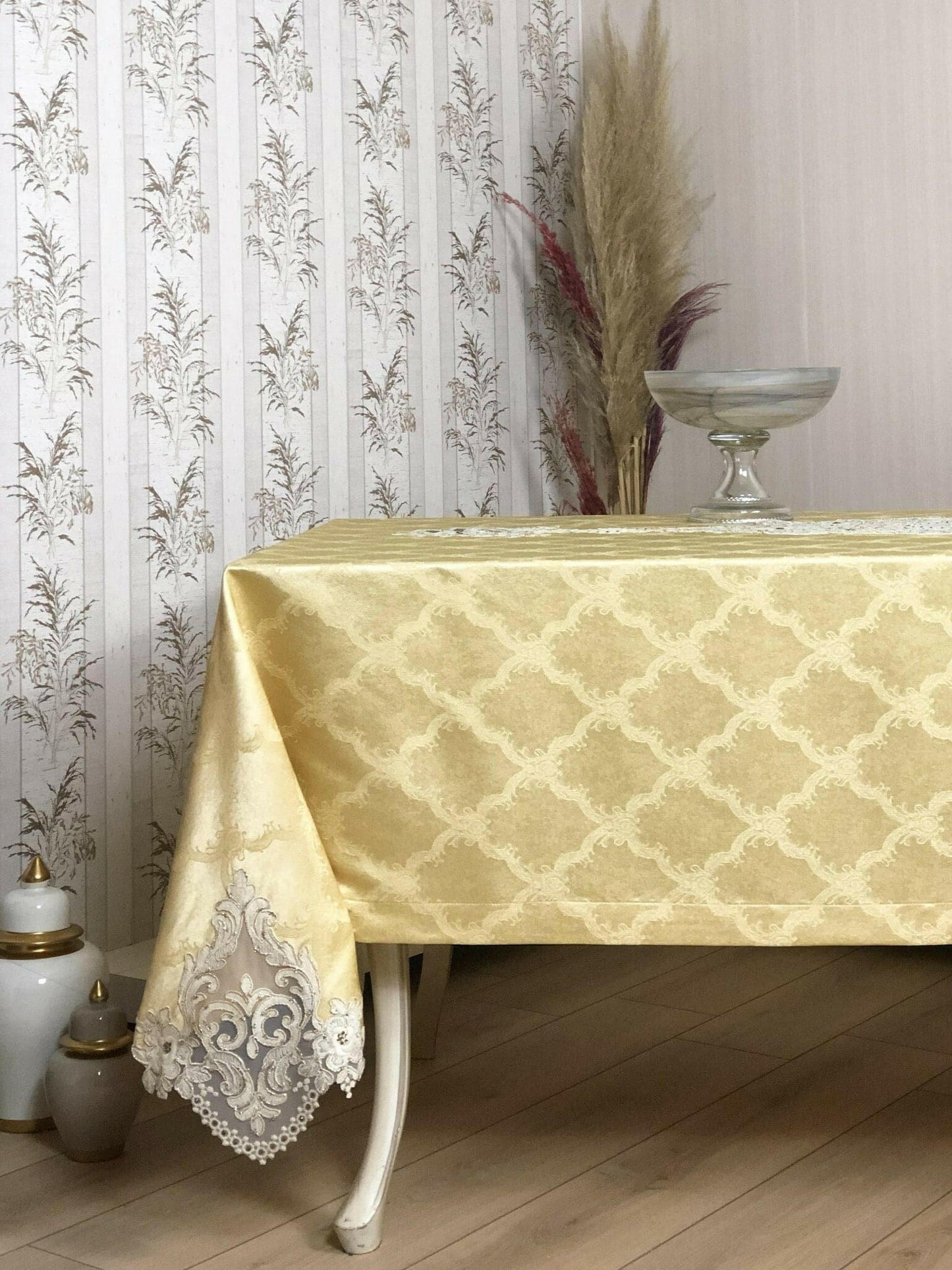 Demet Tablecloth Gold