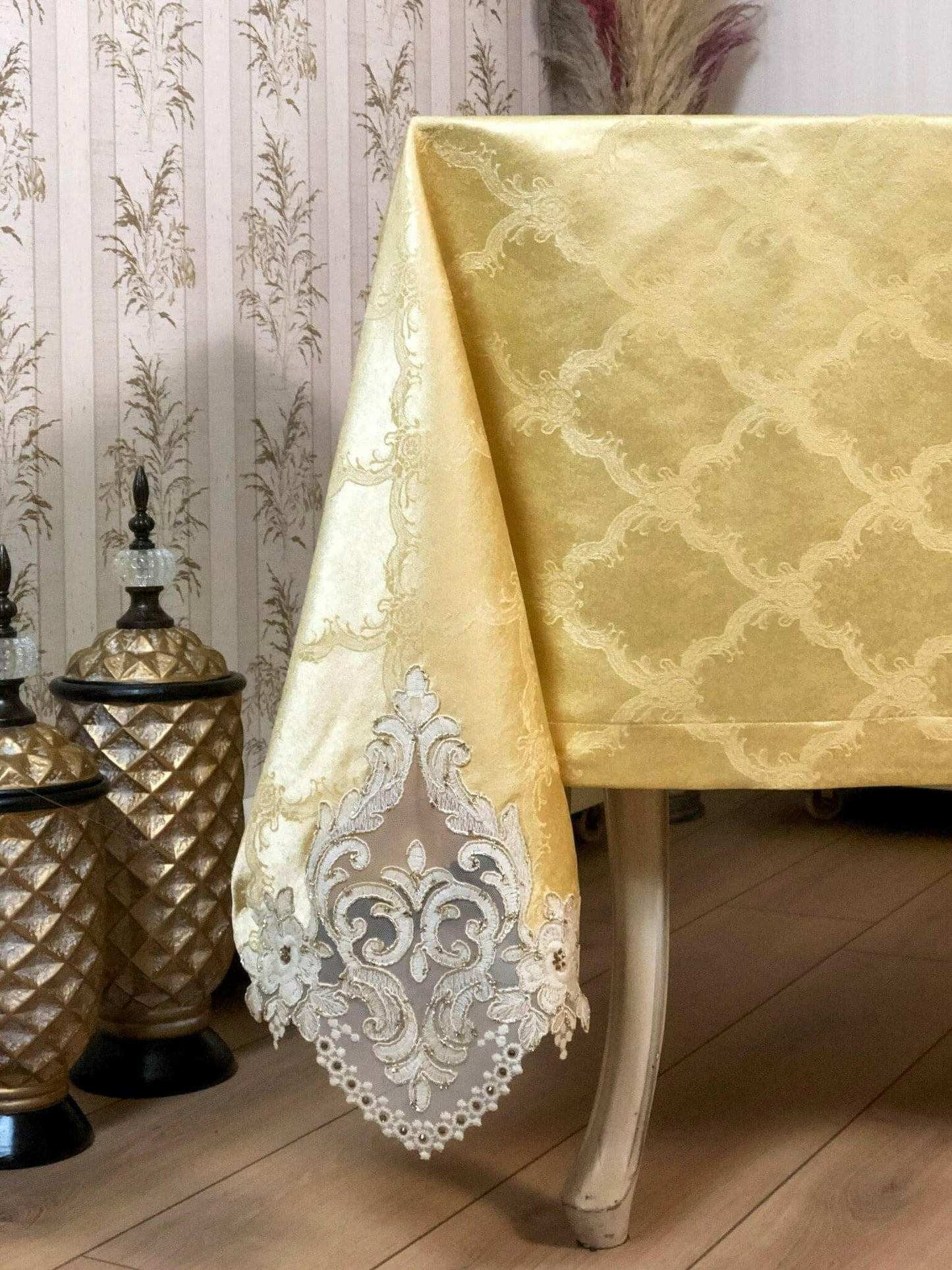 Demet Tablecloth Gold