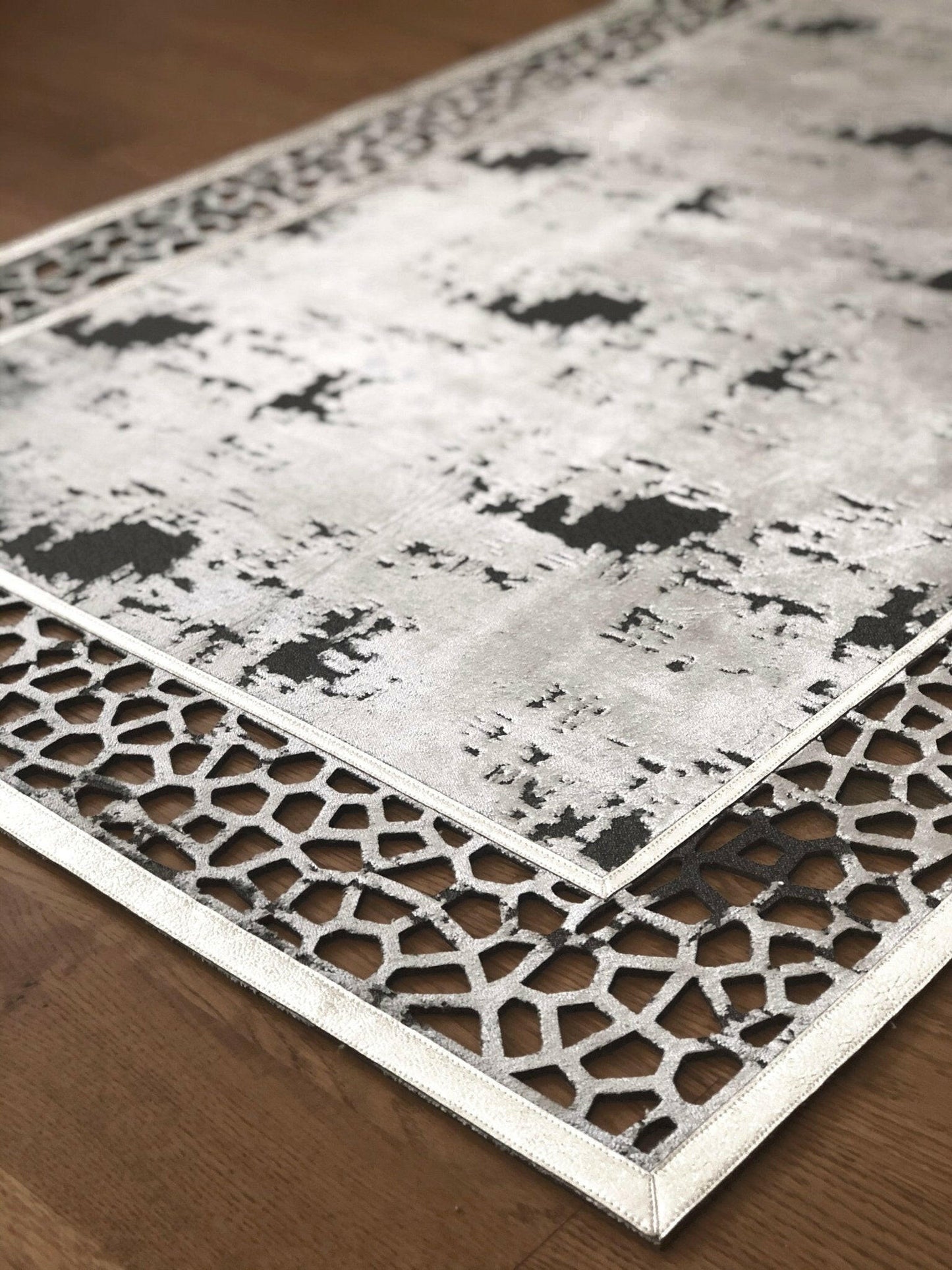 Esin Rug