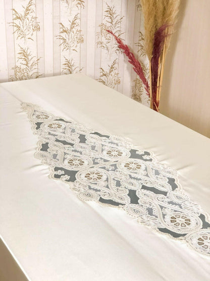 Inci Cream Tablecloth