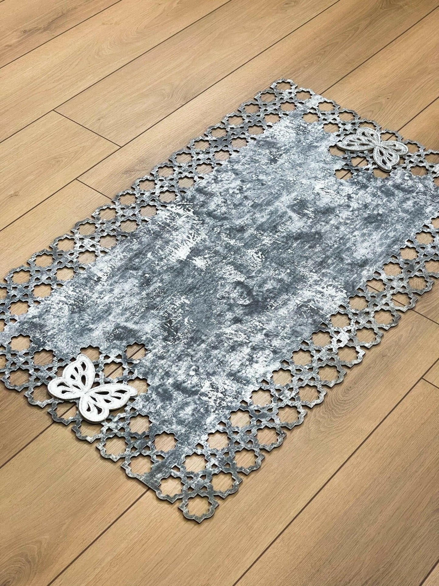 Kelebek Rug
