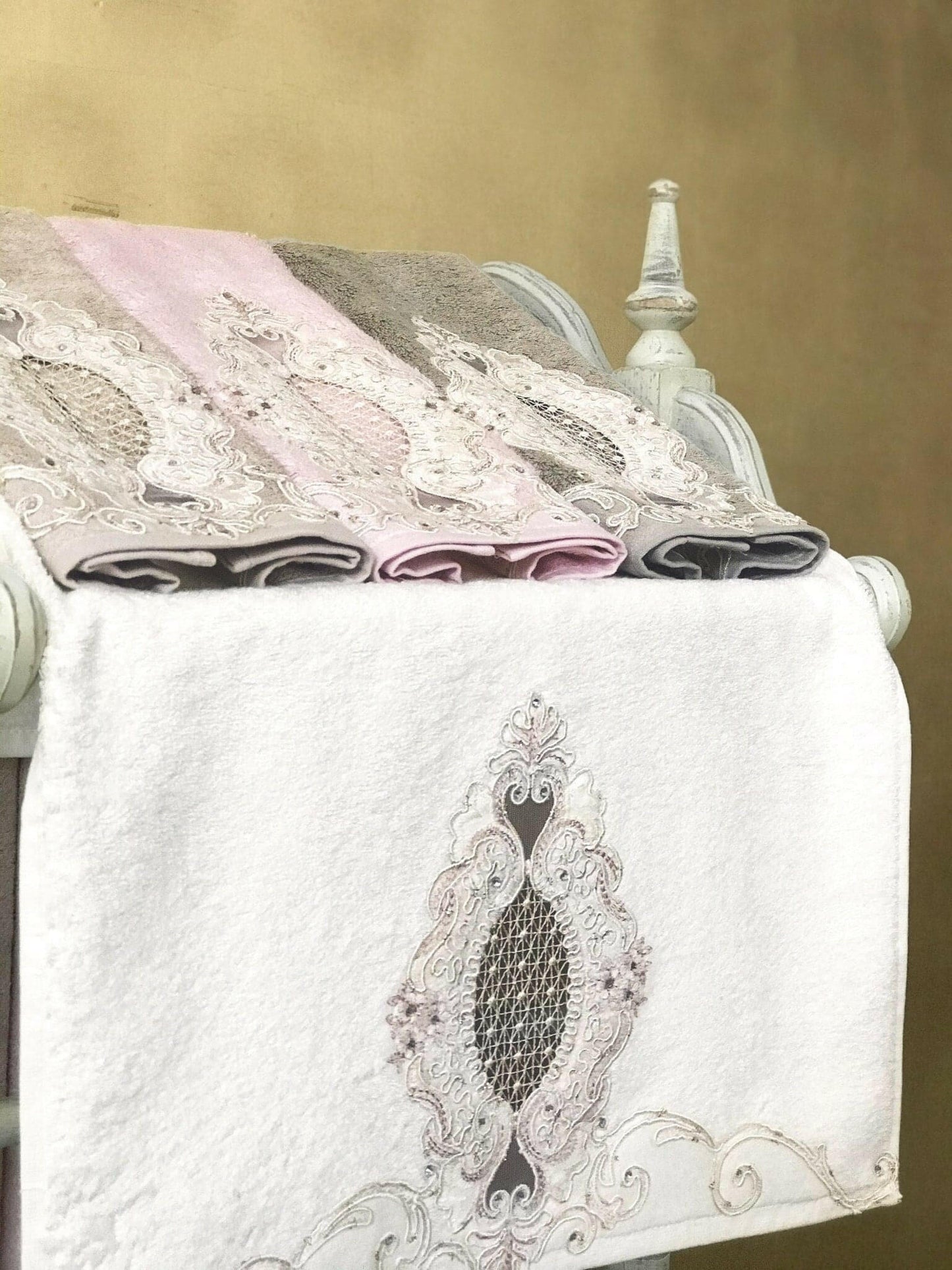 Meral Towel Color Set