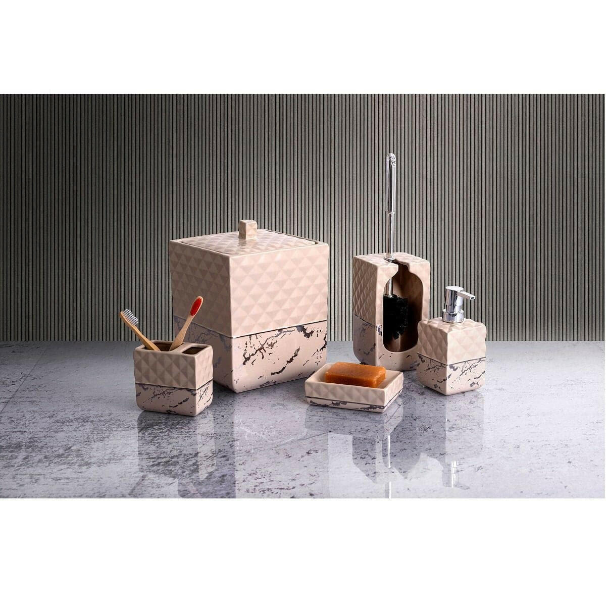 Nero Bathroom Set