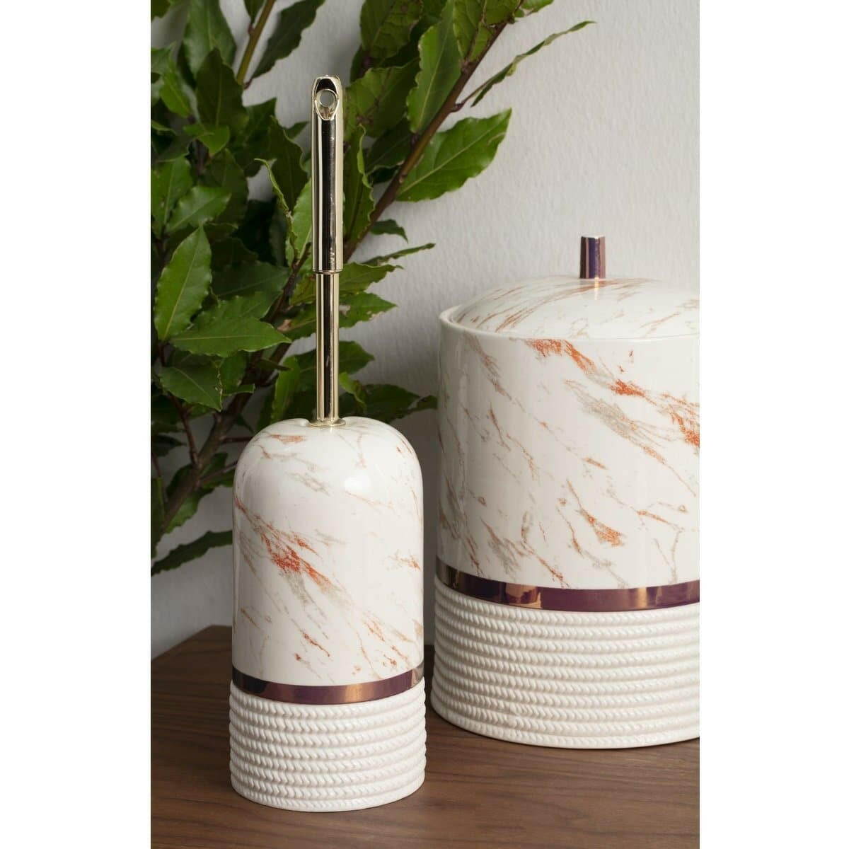 Oya Bathroom Set