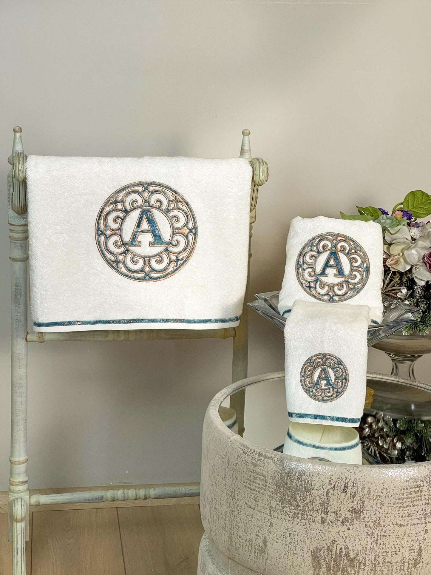 Personalized Initial Lyra Towel Set