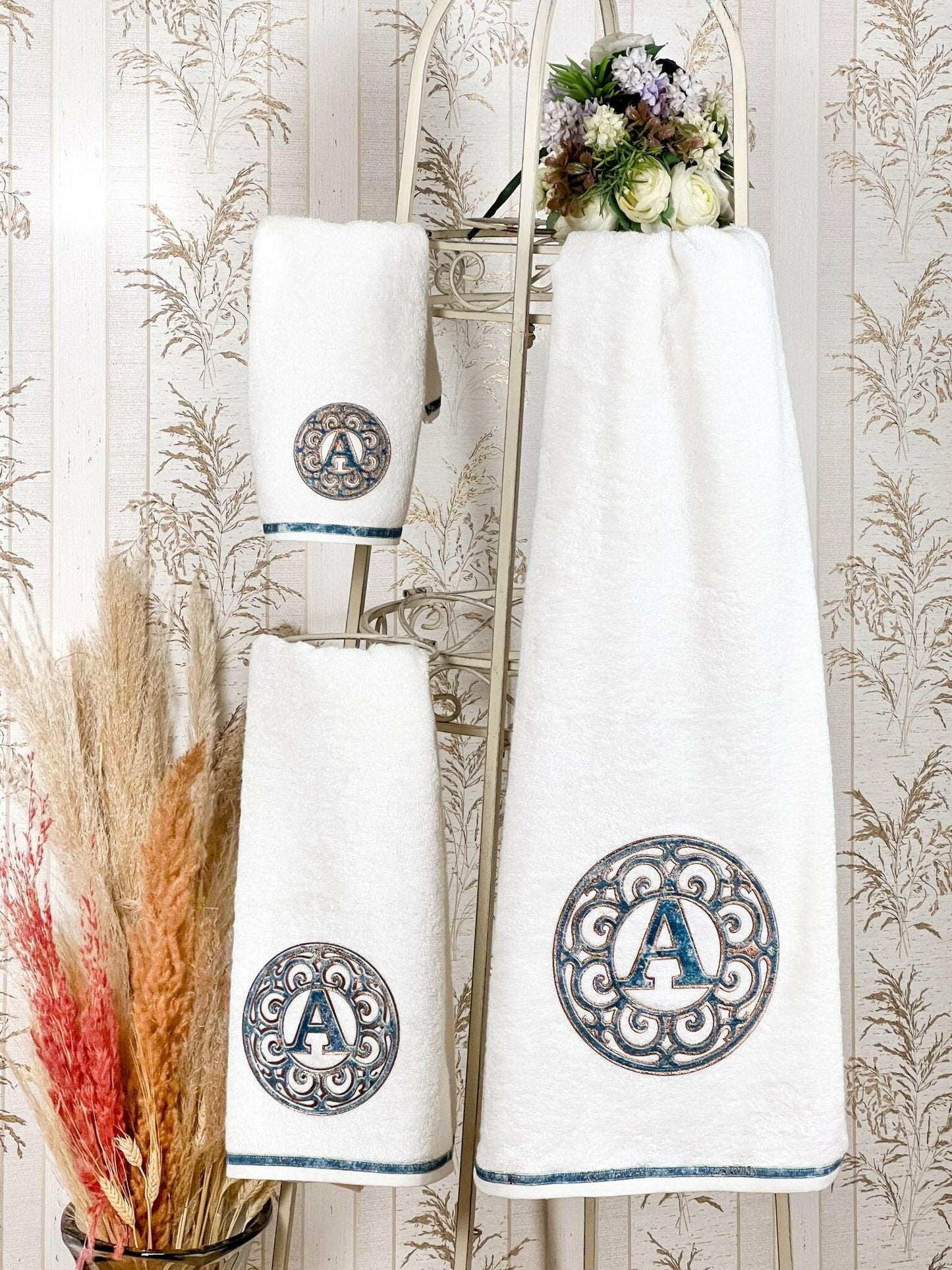Personalized Initial Lyra Towel Set