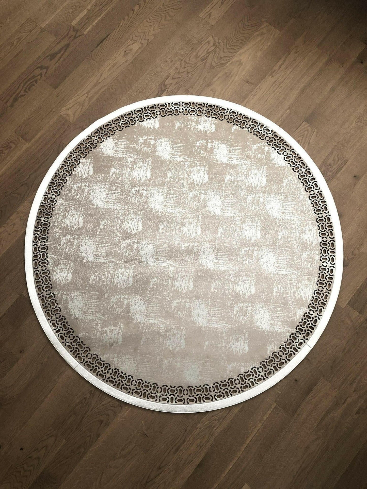 Petek Round Rug