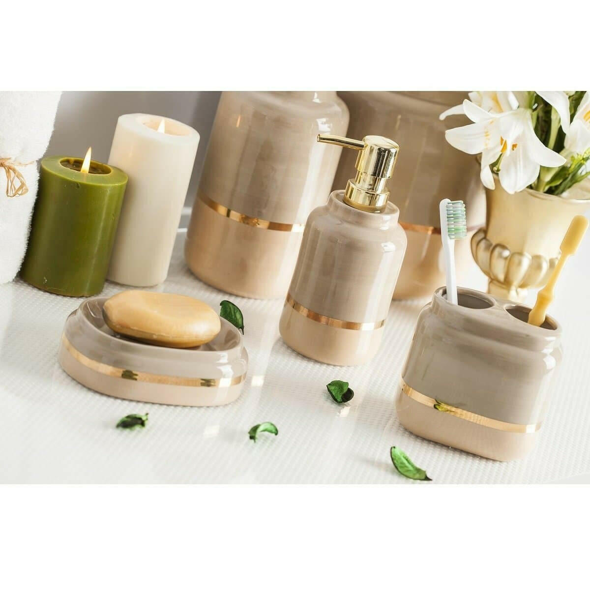 Pita Bathroom Set