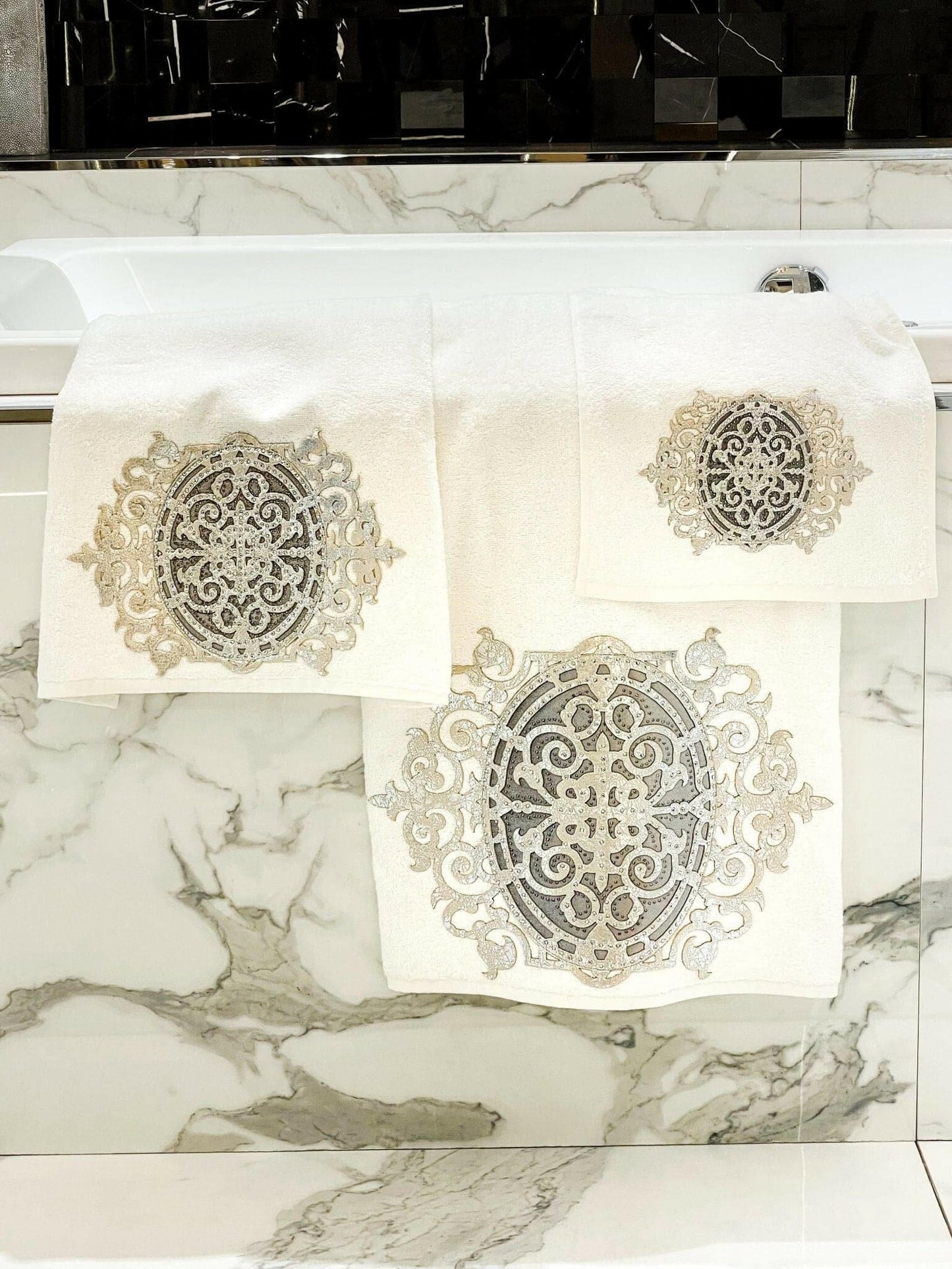 Ruya Towel Set