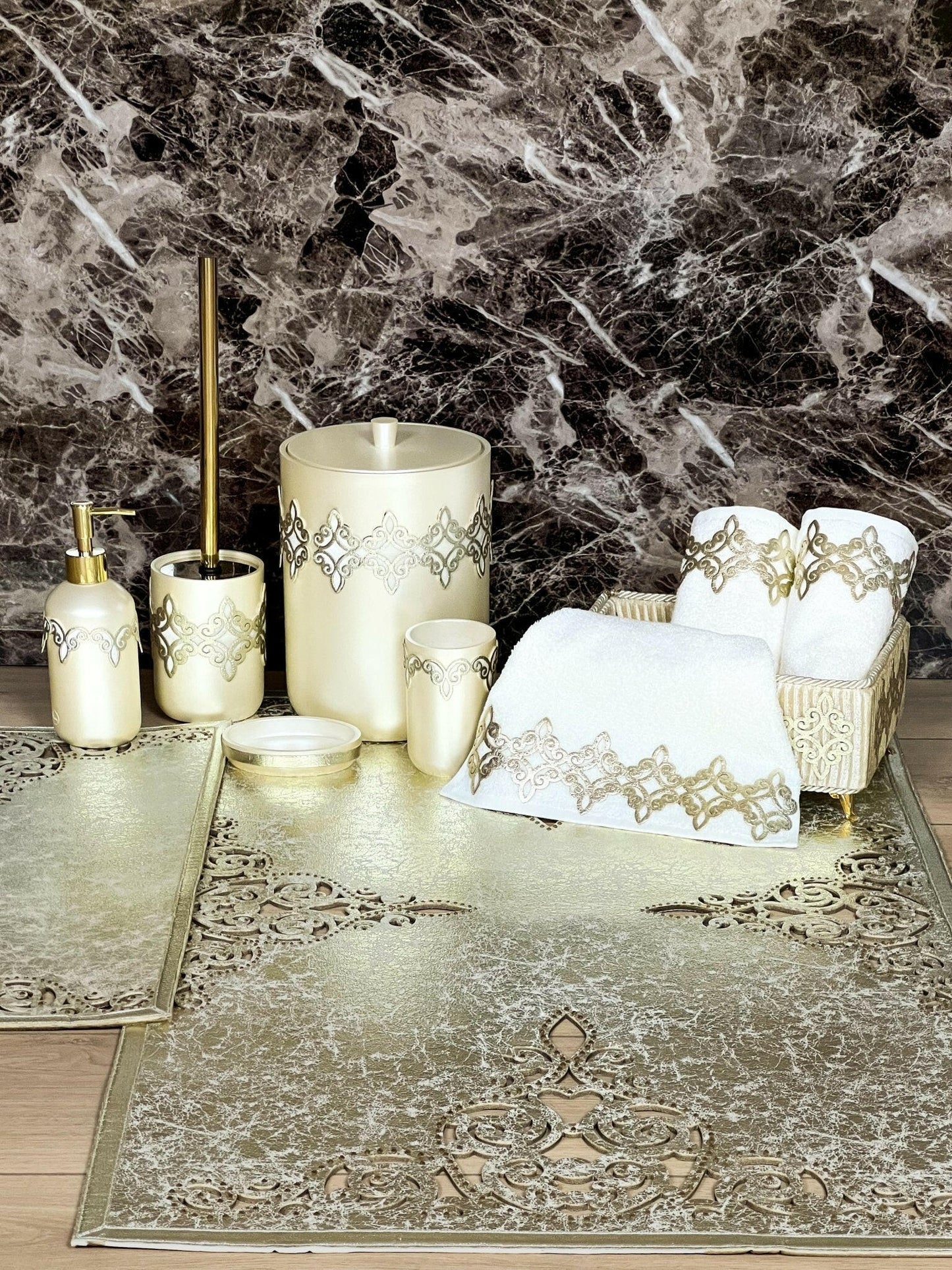Sena Gold Bathroom Set