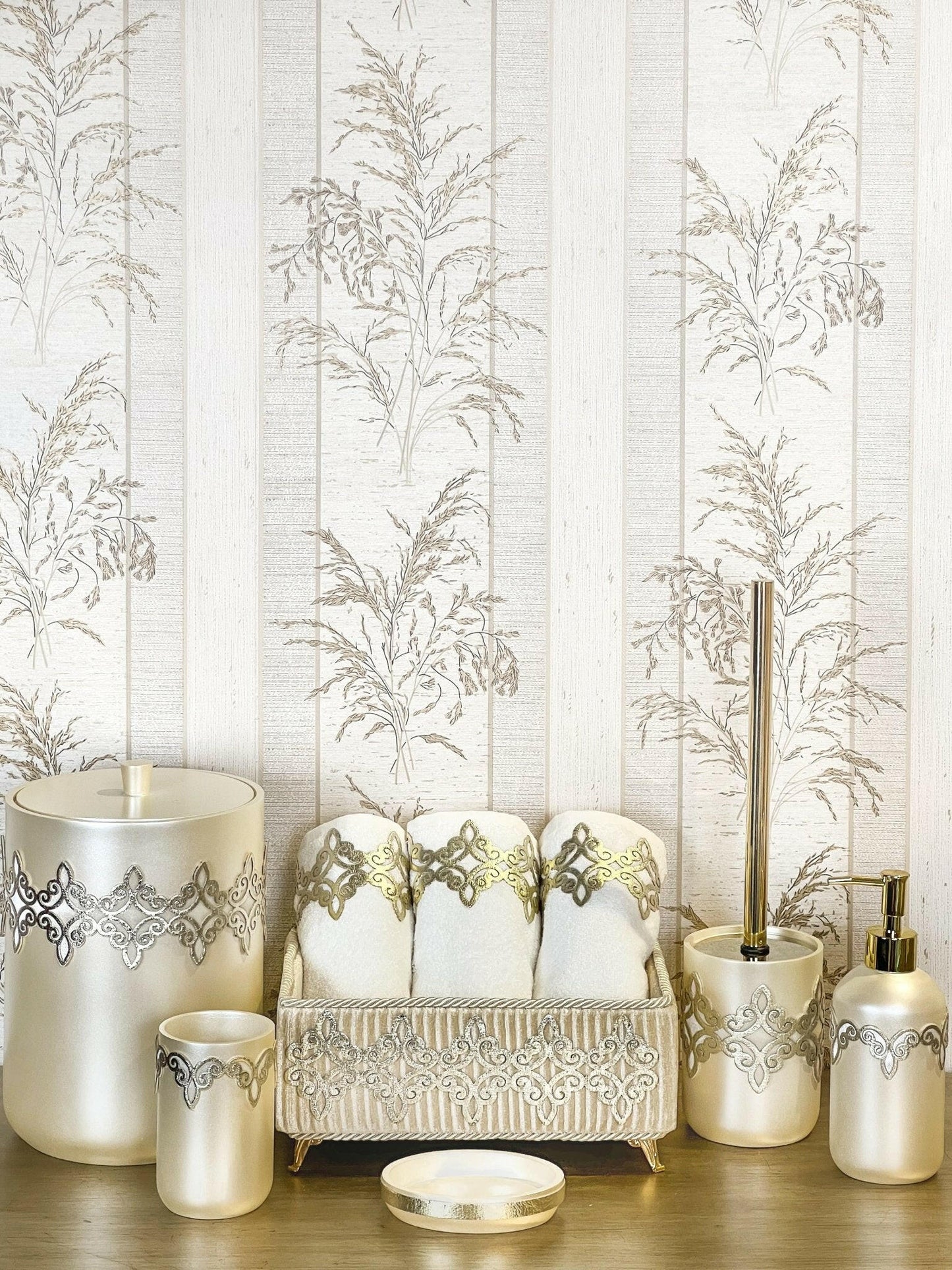 Sena Gold Bathroom Set