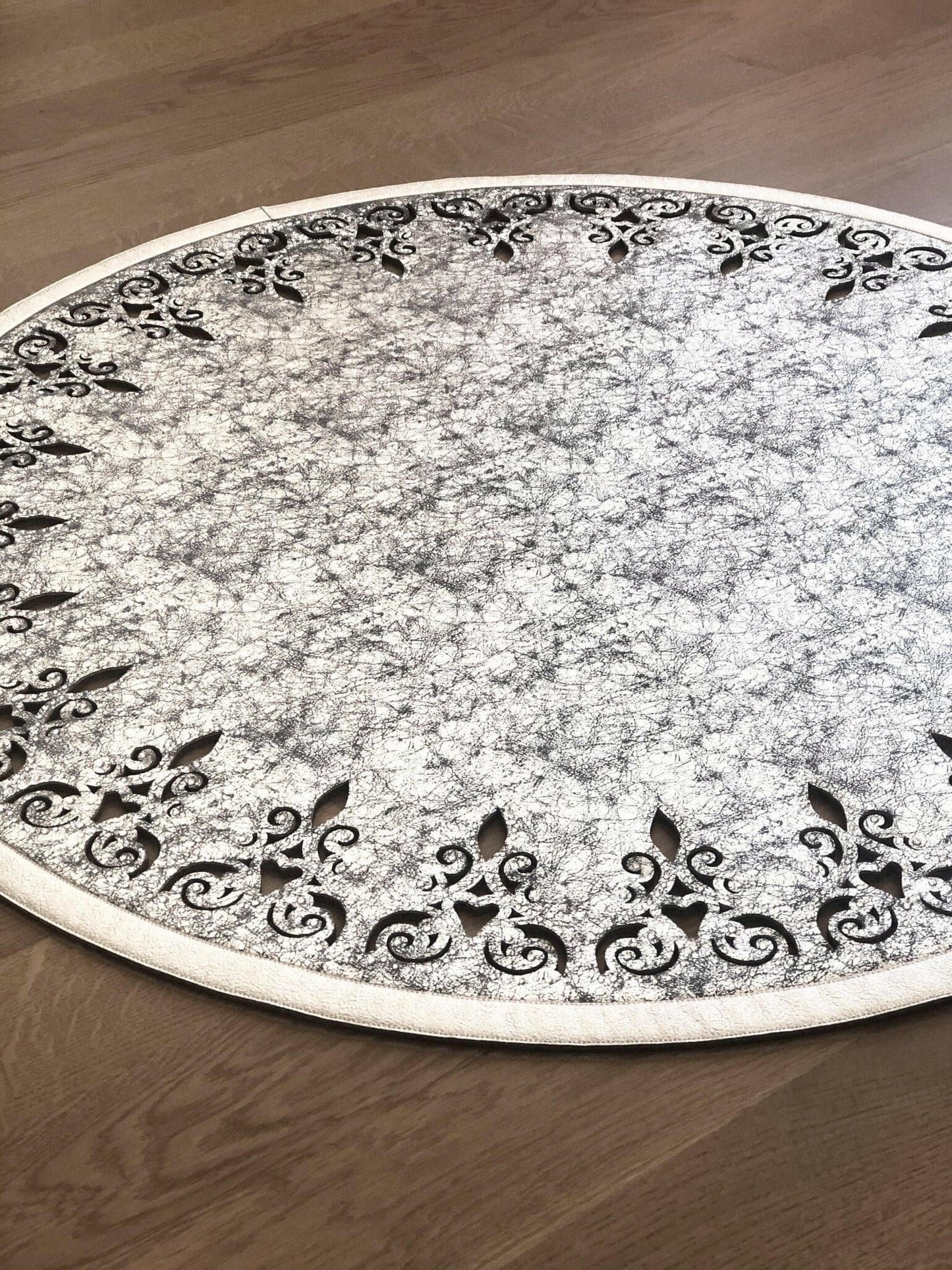 Sena Round Rug