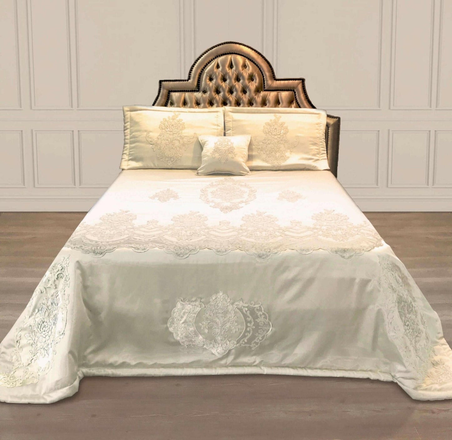 Tuana Bed Cover